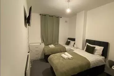 Pensione Cosy 3bd Guesthouse. Private Bathrooms