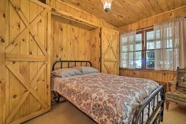 Dom wiejski Seed Lake Home On 14 Acres W/ Boat Dock + Kayaks!