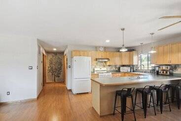 Single Tree Cottage   Walk To Downtown Chama!