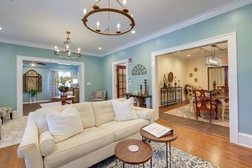 بيت ريفى The Inn On Second    Jackson Family Home!