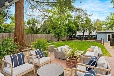 ベッドアンドブレックファースト Grape Escape Inn & Suites