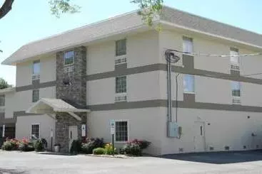 Hotelli Gamble Farm Inn And Suites