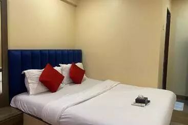 هتل Royal Grand Near Mumbai International Airport