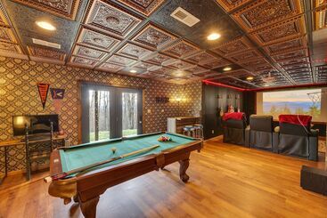 Landhus Game Room, Deck + Views: Idyllic Slaty Fork Cabin