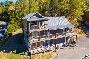 コテージ Family Oasis By Ghosal Luxury Lodging