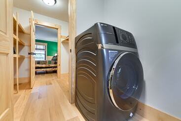 茅舍 Modern Cabin W/ Hot Tub & Sacandaga Lake Access!