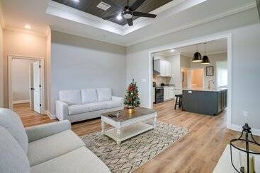 کلبه Modern Natchitoches Retreat On Cane River!