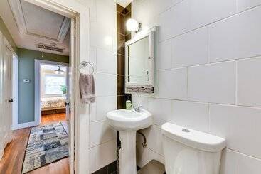 コテージ Stylish Charlotte Home W/ Smart Tv: 1 Mi To Noda!