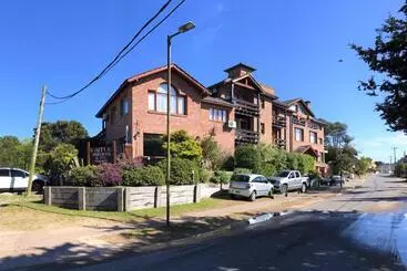 Aitue Apart Hotel & Spa