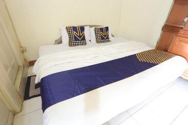 בית מלון כפרי Spot On 93610 Syariah Homestay