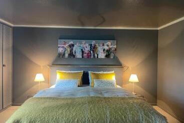 Bed & Breakfast Bed,beet&breakfast „ds Aute Pfarrhuus“