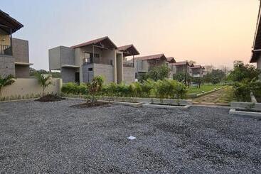 호텔 The Premier Gir Resort