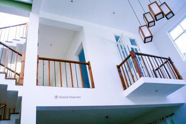 Bed and Breakfast Grand Haven Luxury Villa