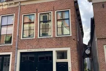 تختخواب و صبحانه Monumental House, Apartment In Center Haarlem
