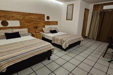 هتل Sexta Avenida