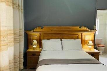 Pension North Gate Lodges And Tours