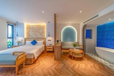 V Boutique Hotel   Complimentary Refreshments