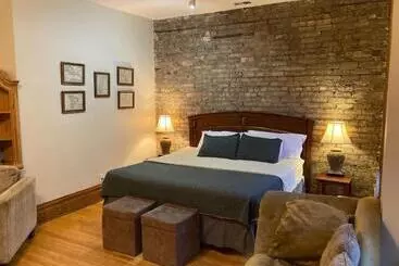 ベッドアンドブレックファースト Large Room With King Bed In The Lakeview   3a
