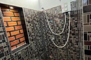 Errol S Homestay And Hostel