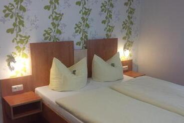 בית מלון כפרי Krone Rüdesheim