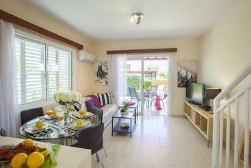 游客公寓 Villa Marina 43 Kiti Beach