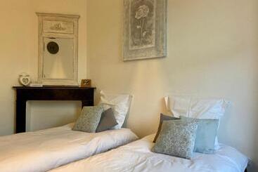 تختخواب و صبحانه Villa Louise