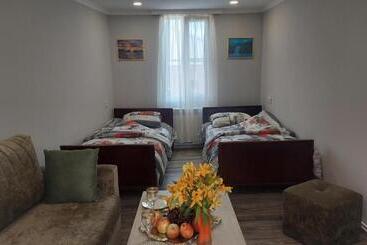 پانسیون Babulya House 2