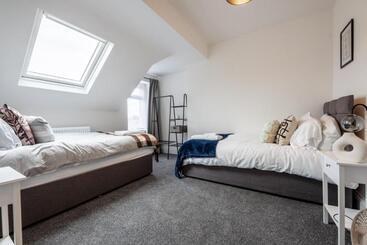 پانسیون Smart Tv | Wifi | Free Parking