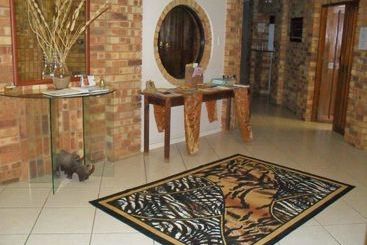 8 Royal Palm Bed & Breakfast