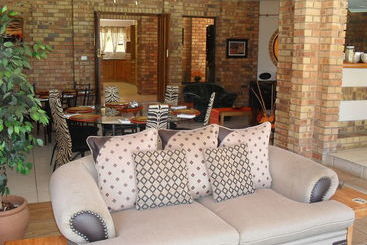 8 Royal Palm Bed & Breakfast