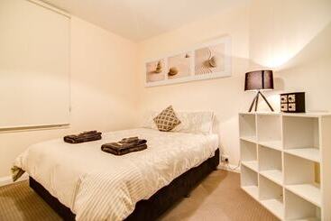 Апартаменты Terrace On Walbourne