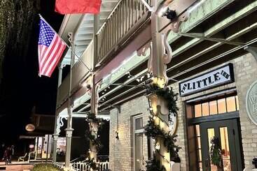 The Little Inn Of Bayfield