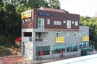 Andong Poonggyung Hostel N Library
