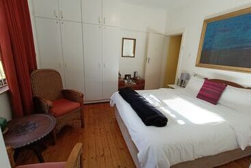 Bed and Breakfast John Bauer Pottery Studio