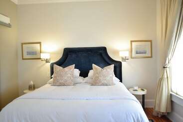 צימר Sparrow Grove Manor