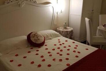 تختخواب و صبحانه Sweet Dreams