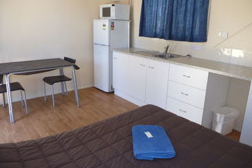 Отель Harbour Lights Tourist Park