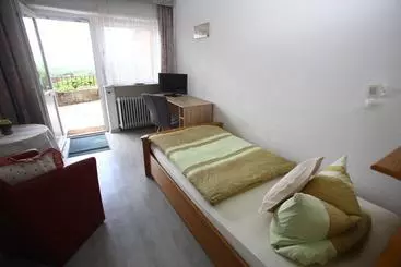 Hotelli Pension Weinberg Mit Landhaus Nizza