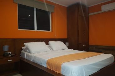 White Beach Apartments Palm Beach