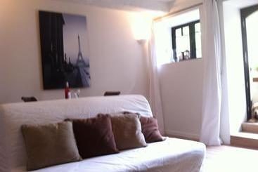 ベッドアンドブレックファースト Au Septième Sens