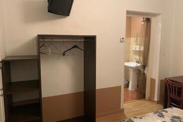 Отель Hôtel Le Cosy