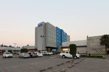 فندق One Cuautitlan