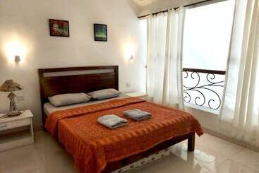 Turistihuoneistot Riviera Hermitage