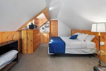 Robin Hood Village Resort