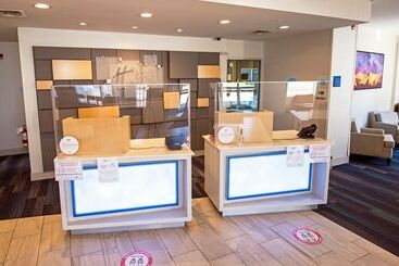 Hotel Holiday Inn Express Red Deer North, An Ihg