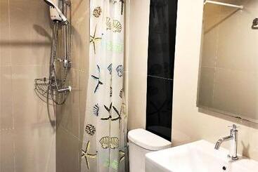 Izen Plus Budget Hotel & Residence