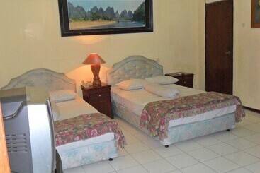 酒店 Mandala Puri Malang