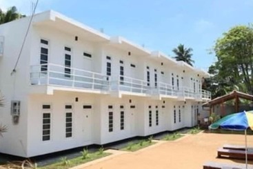 Отель The Surfer