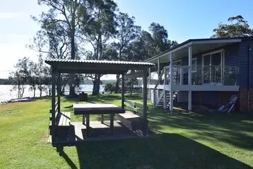 Turistihuoneistot Dungowan Waterfront Apartments