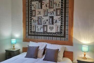 호텔 Hôtel Au Feu De Bois Bar à Vin Le 1605